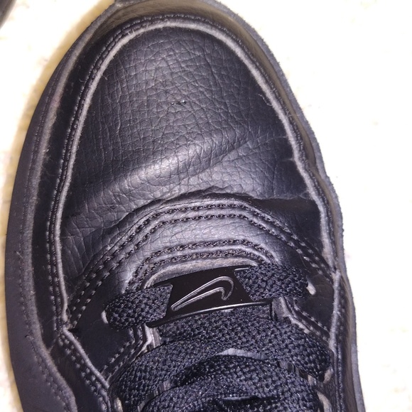 Nike Air Max LTD tennis shoes - Picture 7 of 11